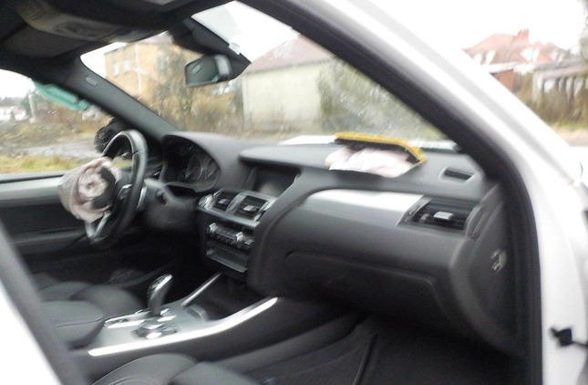 BMW X4 cena 78900 przebieg: 60514, rok produkcji 2018 z Ostroróg małe 781